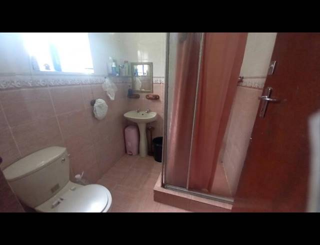 4 BEDROOM HOUSE FOR SALE IN CROSSMOOR
